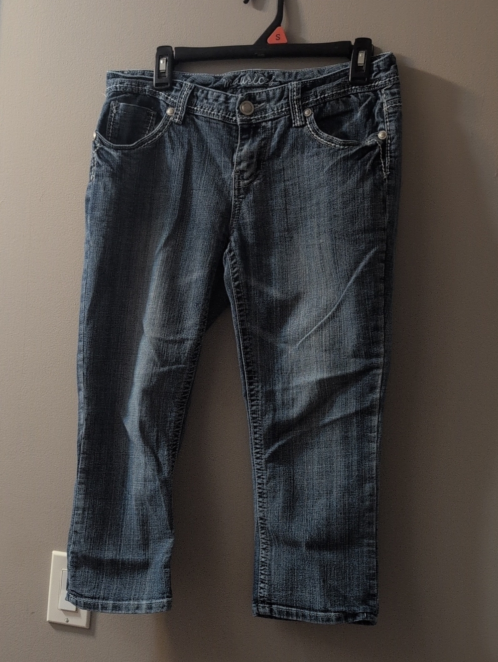 Maurices 9/10 Blue Denim Capri Jeans